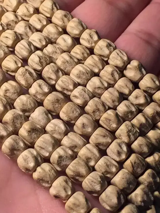 藏斋文玩:这样的百香籽,才是男人骨子里的最爱!