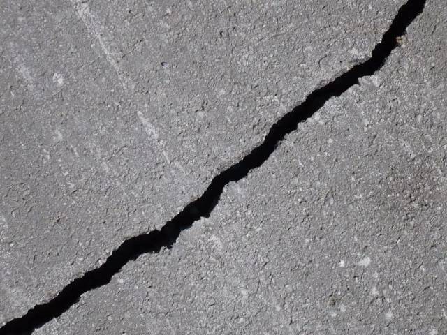 [中文字幕]超实用,如何紧急修复地形上的裂缝!