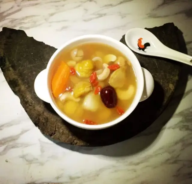 素百味丨春天煲汤好处多!这些美味满满的素食养生汤,除湿又养颜!