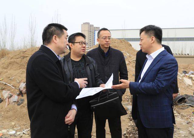 新都市区管委会党组书记,主任孙义对新区改造建设过程中遇到的问题与