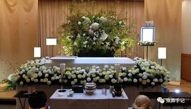 日本的丧葬花艺不是一个美就能概括的