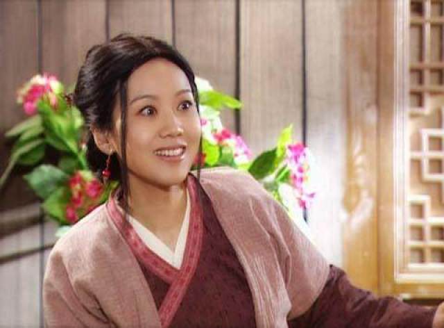 47岁她逆生长,比曾经的佟掌柜还要美,网友:我还以为冯提莫!