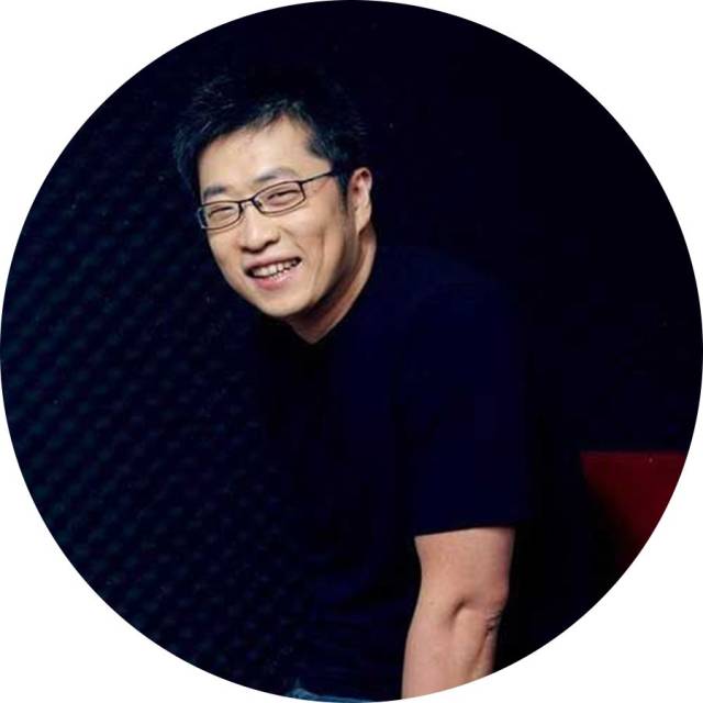唐映枫,2014年成立枯鱼肆音乐工作室,填词王韵壹《台北有条圣诞巷》与