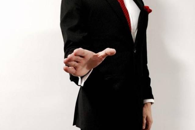 职场礼仪之握手,优雅得体的表现!