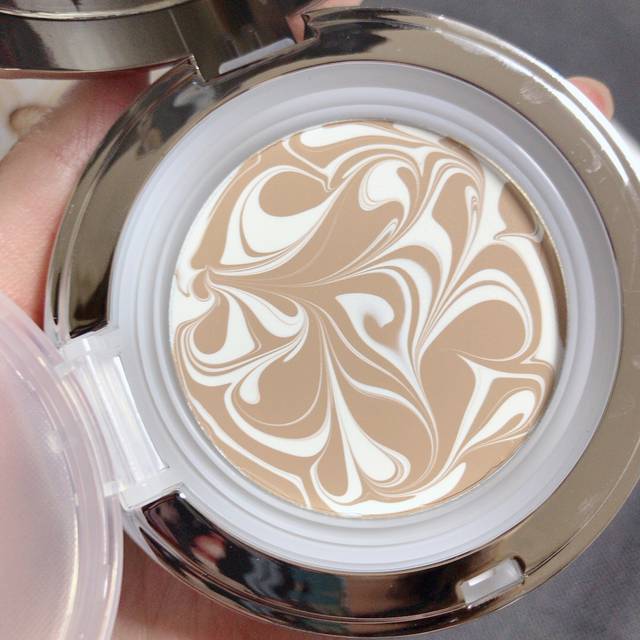 【韩国好用的气垫】爱敬AGE20's 精华遮瑕粉