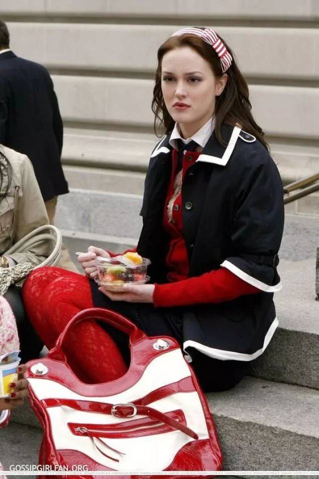 从十年前的《gossip girl》到现在风靡街头的运动风 - 这些校服文化
