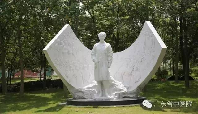 缅怀英魂祭缅怀抗非烈士叶欣让我们向英雄致敬