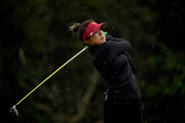 组图:起亚精英赛首日完赛 冯珊珊t59沉稳挥杆