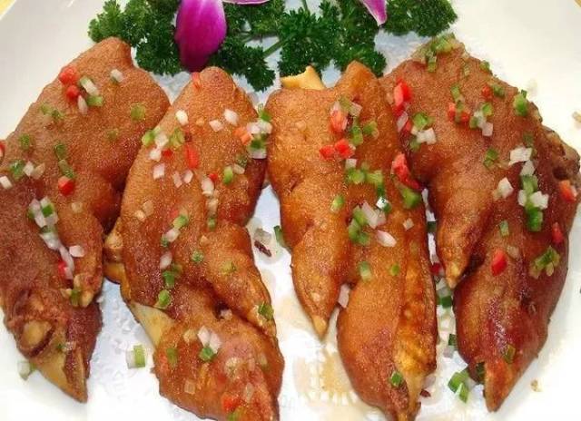 享用78元音火汽锅鱼 地址:江干区杭海路森禾广场2楼a15 07 ▲八戒猪手