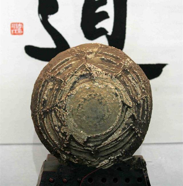 图为:云南东川铁胆石《八卦》