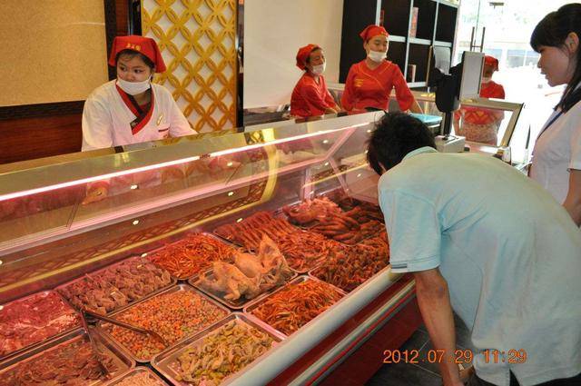 开熟食店 明档摆放原来这么有讲究 看了这些我终于懂了