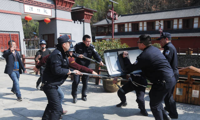 "歹徒"岂敢在景区行凶,咱们有力量!