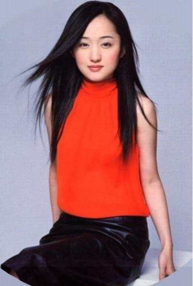 杨钰莹是华语歌坛玉女掌门人,甜歌代言人,是90年代最火的女歌手