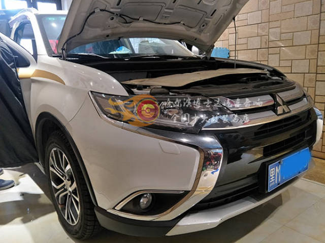 改装清单: 处理器:美国锐克dsp处理器 前声场:英国威极6c-v7套装喇叭