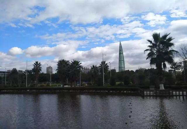 城市依次是:拉萨,海口,厦门,福州,丽水,舟山,深圳,惠州,张家口和 温州