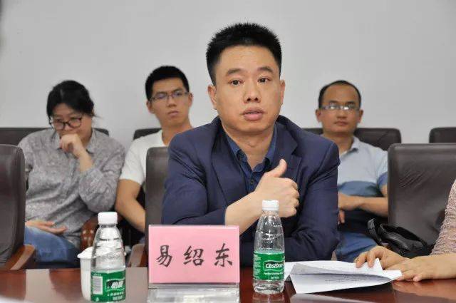 易绍东指出,急性心肌梗死是一种争分夺秒的疾病,而我国现有的急救体系