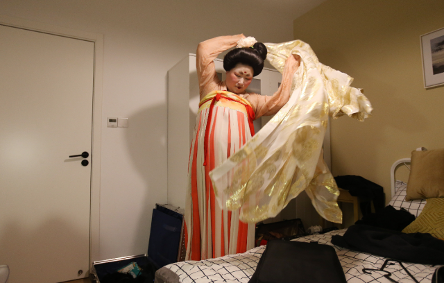 "我用一些小幽默第一次把汉服带到公众面前,并不是哗众取宠