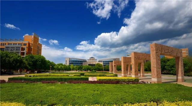 美在新联 供图:河南师范大学新联学院 张银银 安阳工学院 活力安工 供