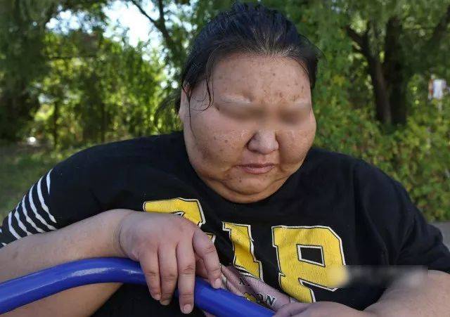 石家庄95后女孩体重超400斤 看到她我有了危机感!