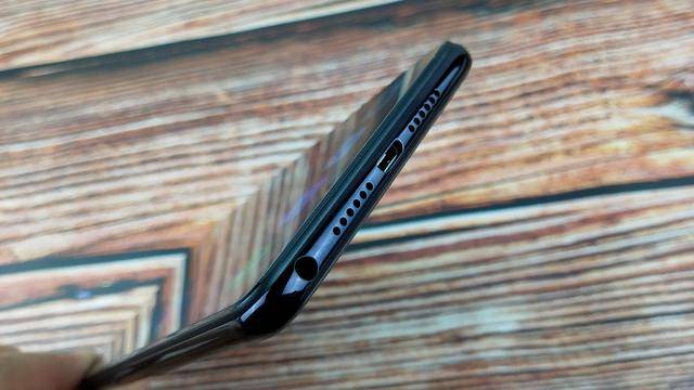 oppo r15开箱图赏:6.28英寸超视野全面屏,色彩大师联合参与设计