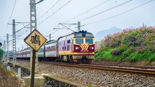 具体调整如下: 加开信息 其他调整 管内旅客列车方面,重点安排t8701/2