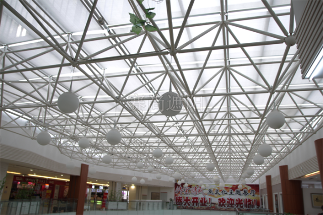 大型商场中庭采光顶遮阳电动天棚帘应用案例实例效果图