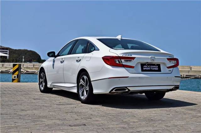 国产十代雅阁首试丨买发动机送车?NO!