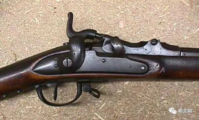 19世纪如何把老式燧发枪改成击发枪?