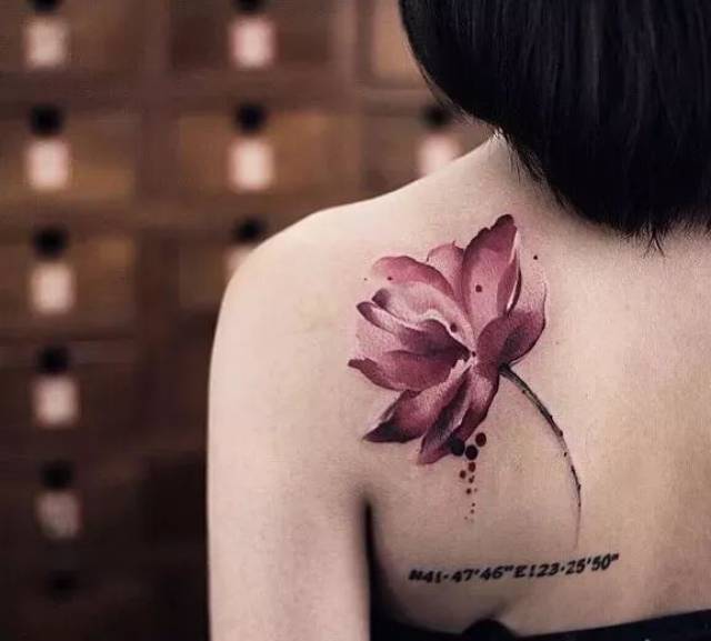 ▼水墨画线条感流畅,看起来别具禅意.