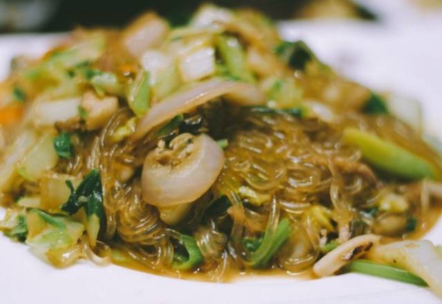 海鲜焖冬粉,鲜味儿全部被冬粉吸收,无敌好吃.