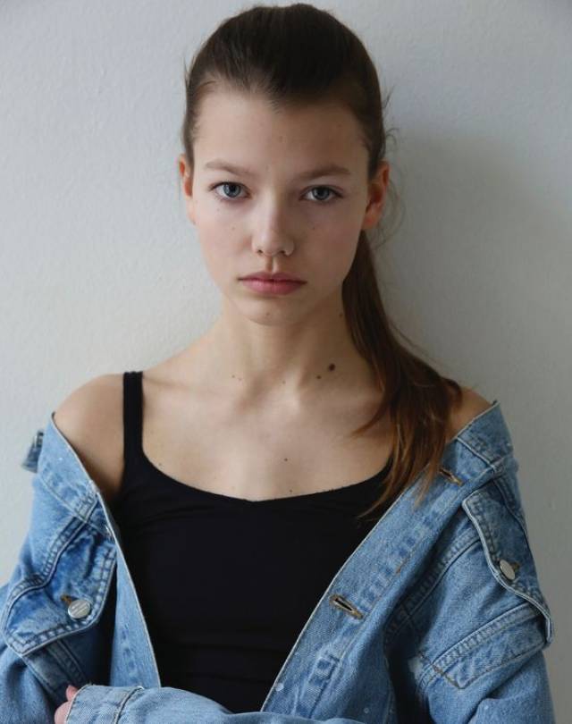 instagram:mathilde_henningmathilde henning她们年轻,自信而个性