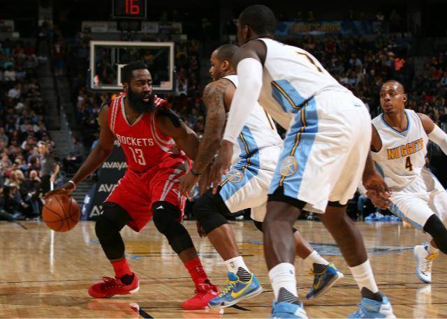 5人包夹检验球员是否超巨?科比常被5人夹击,包夹乔丹最夸张