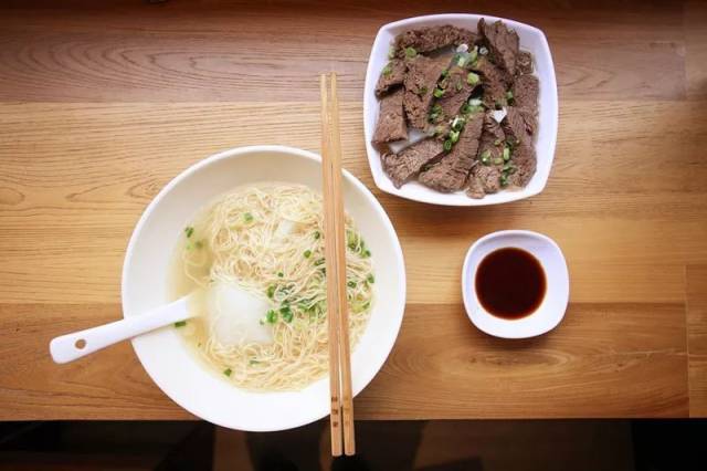 一个人吃饭也不孤单,下班后在新景邂逅香港味道