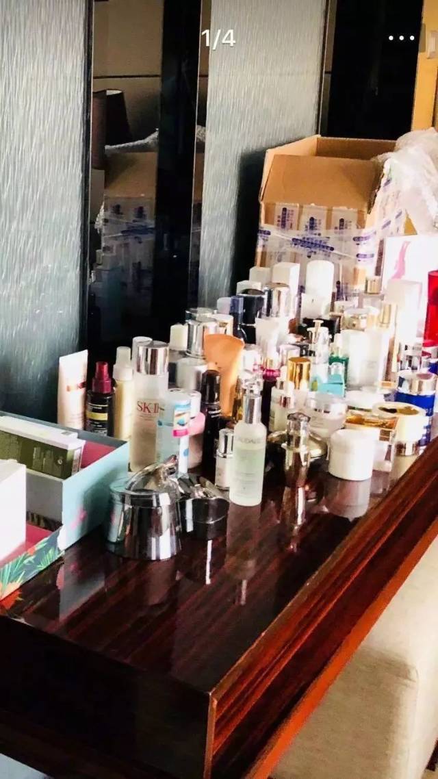看看林允都带了多少化妆品,这女明星的颜值就是摇钱树.