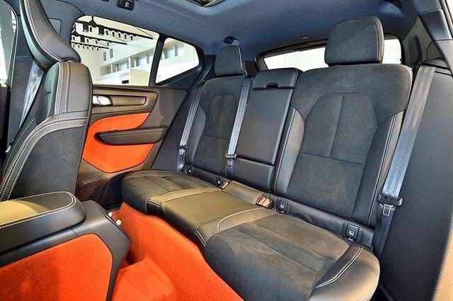 领克01真身在日本已经上市,到国内的日子不远了