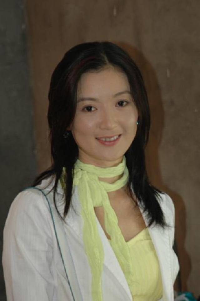 《十六岁的花季》29年了,两女主境况迥异,他进过监狱,最惨是他
