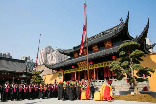 内坛结界净无染,发符悬幡迎十方