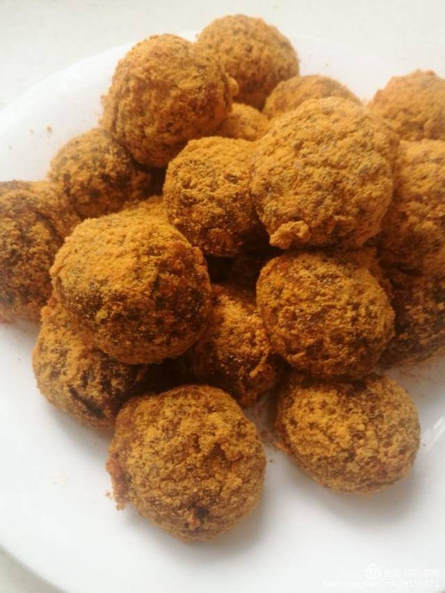 色彩艳丽的豆粉米果