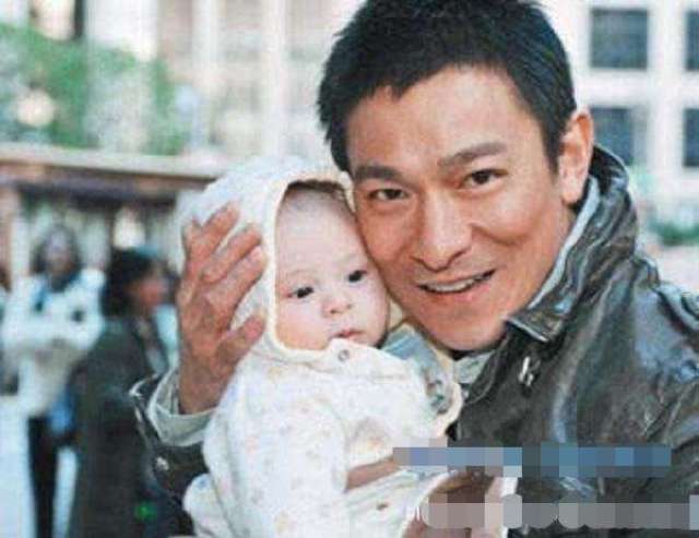 刘德华37年前抱得的婴儿竟是他的儿子如今已成巨星