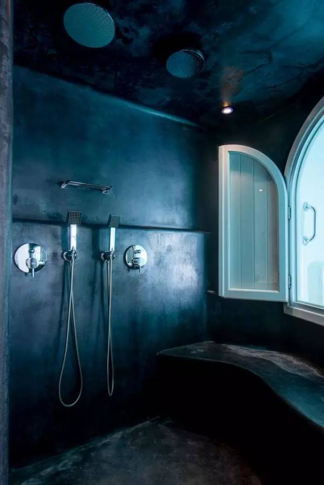 它只有70平米的游泳池,但每个人都能从房间游到大露台!_手机搜狐网