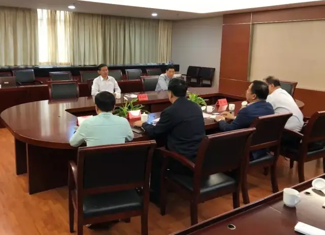 龙岩市市长林兴禄与董事长滕达共话城市安全