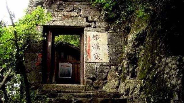 故乡深情召唤您,天南地北利川人