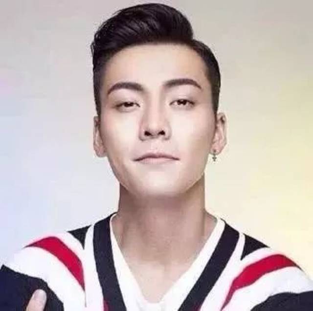 10款长脸男生适合的两边剃光或剃短发型!