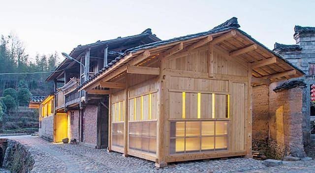 这个案例告诉你,一个好的设计师多么重要,牛棚摇身一变日光书店