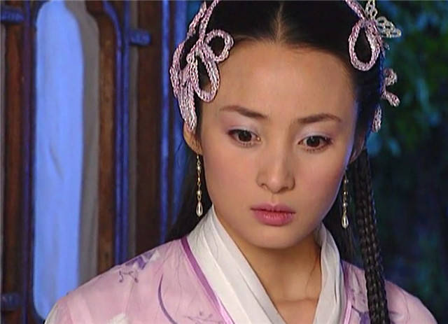 《风云》明月有4套衣服,图3让人心痛,图4让聂风动了心!