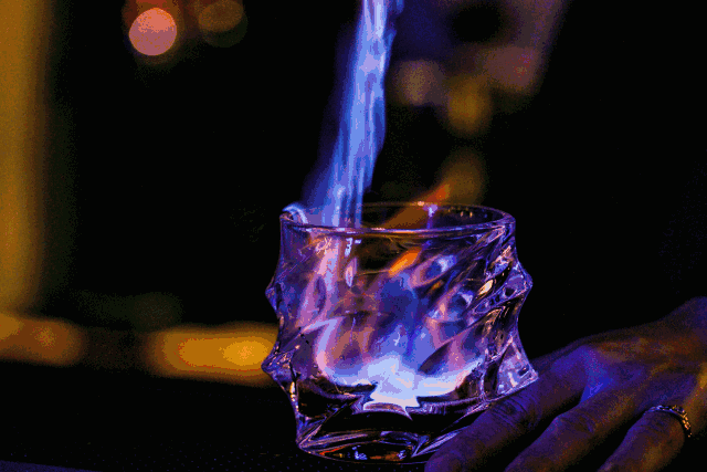 all bar one的调酒师doctor.