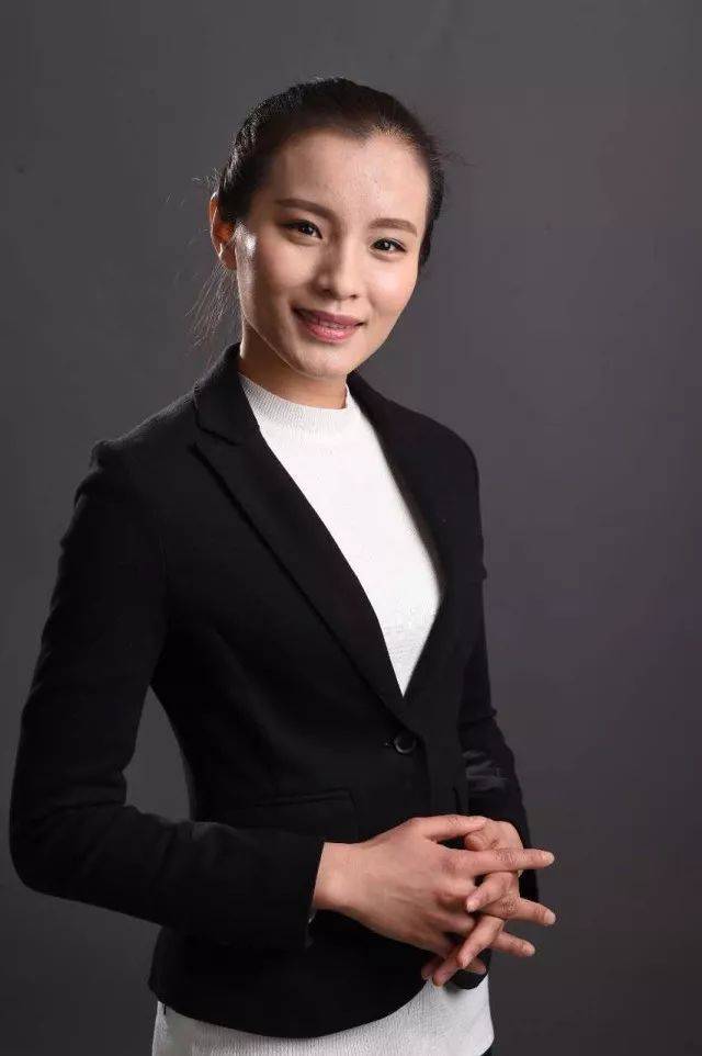 现任北京师范大学艺术体操队主教练,目前主要担任女子形体,艺术体操
