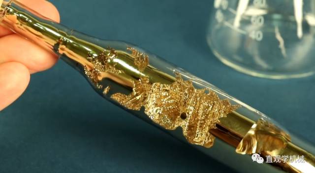 铯:世界上最活泼的金属,一管子2500美刀,放在冰上都能自燃