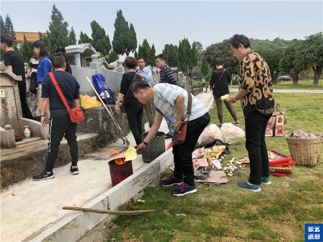 清明节到了,广州人扫墓祭祖 请不要做这几件事