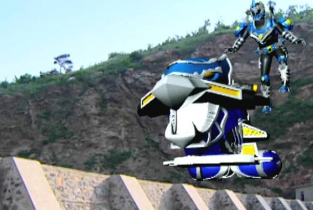 这是风鹰驹,风鹰铠甲的专属坐骑,蓝色的主色调加上龙行纹的头部十分高